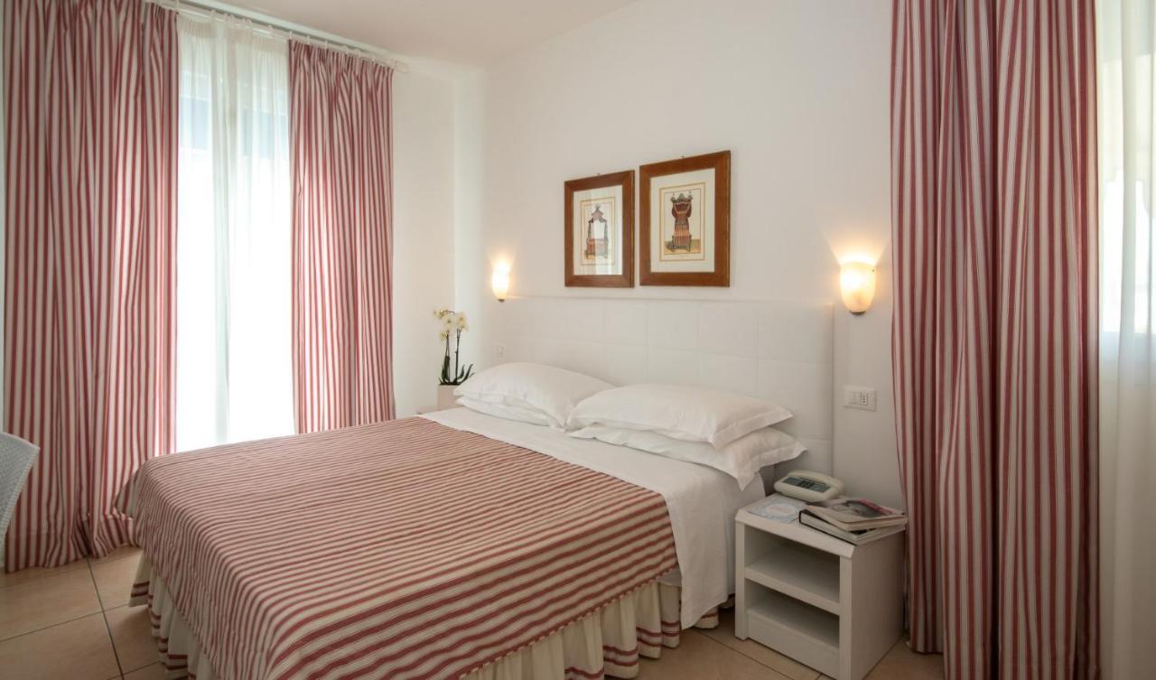 Hotel Plaza Esplanade Lido di Jesolo Exterior photo